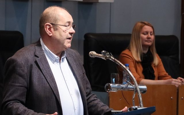 Ünnepélyes szerződésaláírás (képek)