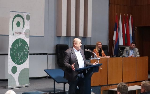 Ünnepélyes szerződésaláírás (képek)