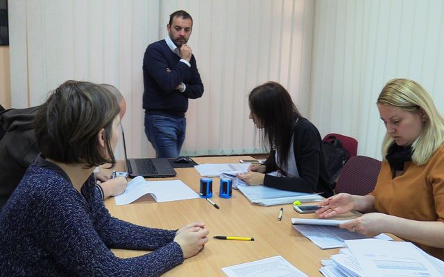 Szerződésaláírás a Start up pályázat nyerteseivel (képek)