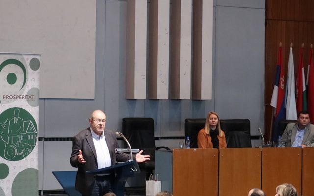 Ünnepélyes szerződésaláírás (képek)