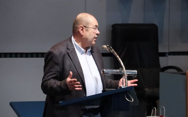 Ünnepélyes szerződésaláírás (képek)