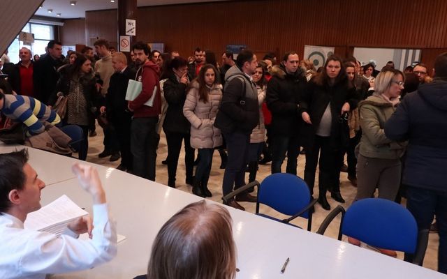 Ünnepélyes szerződésaláírás (képek)
