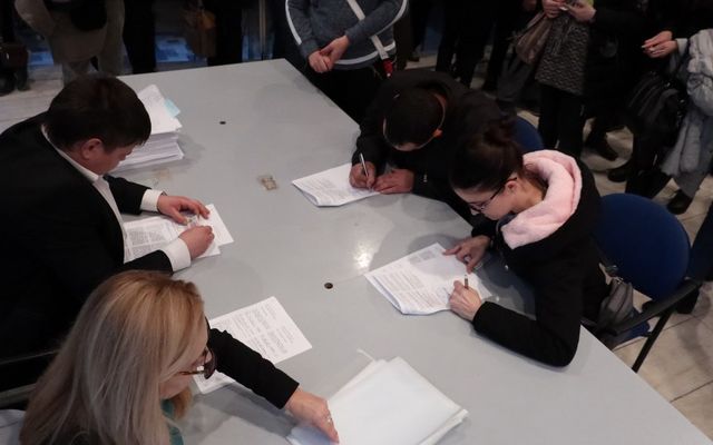 Ünnepélyes szerződésaláírás (képek)