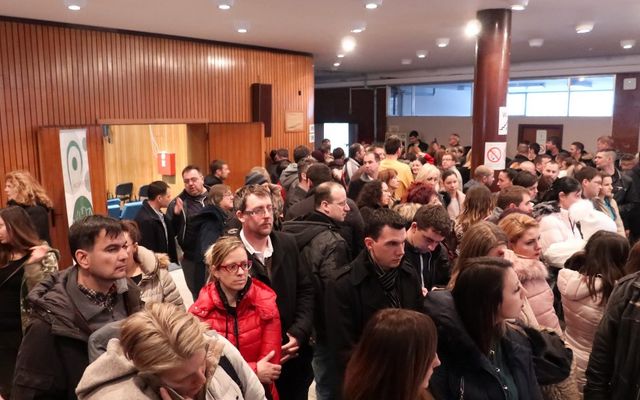 Ünnepélyes szerződésaláírás (képek)