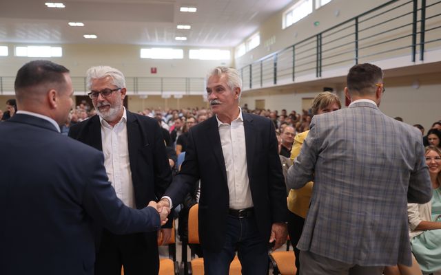 Ünnepélyes szerződésaláírás Magyarkanizsán