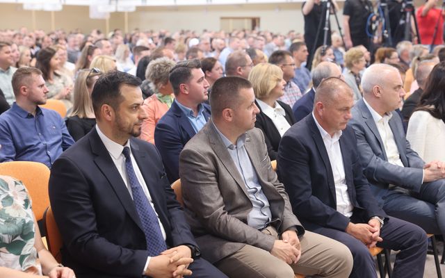 Ünnepélyes szerződésaláírás Magyarkanizsán