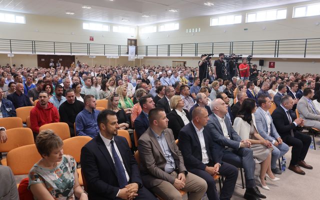 Ünnepélyes szerződésaláírás Magyarkanizsán