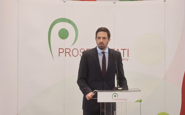 Ünnepélyes szerződésaláírás Magyarkanizsán