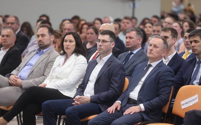 Ünnepélyes szerződésaláírás Magyarkanizsán