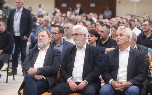 Ünnepélyes szerződésaláírás Magyarkanizsán