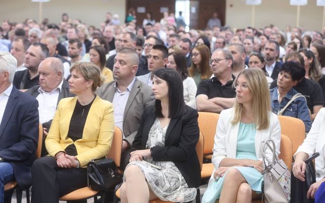 Ünnepélyes szerződésaláírás Magyarkanizsán
