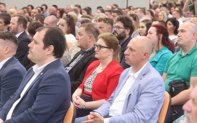 Ünnepélyes szerződésaláírás Magyarkanizsán