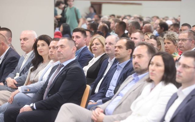 Ünnepélyes szerződésaláírás Magyarkanizsán