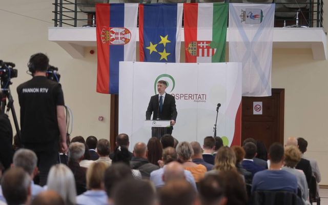 Ünnepélyes szerződésaláírás Magyarkanizsán