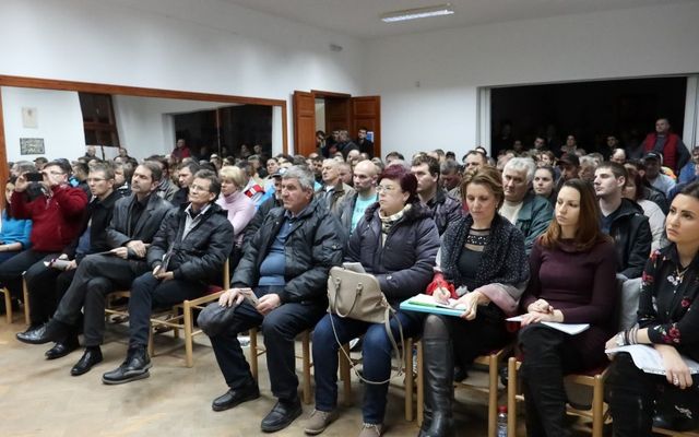 V. pályázati körrel kapcsolatos tájékoztató lakossági fórum Csókán (képek)