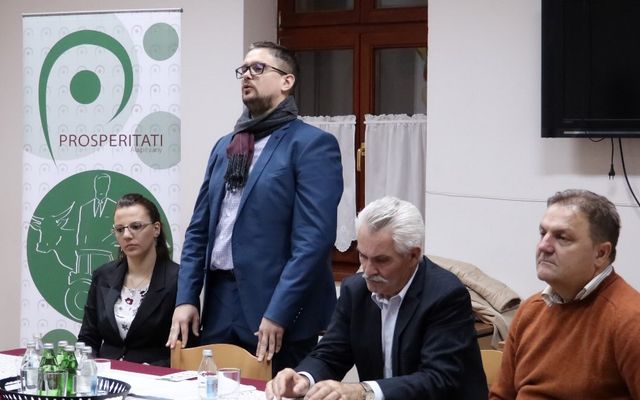 V. pályázati körrel kapcsolatos tájékoztató lakossági fórum Csókán (képek)