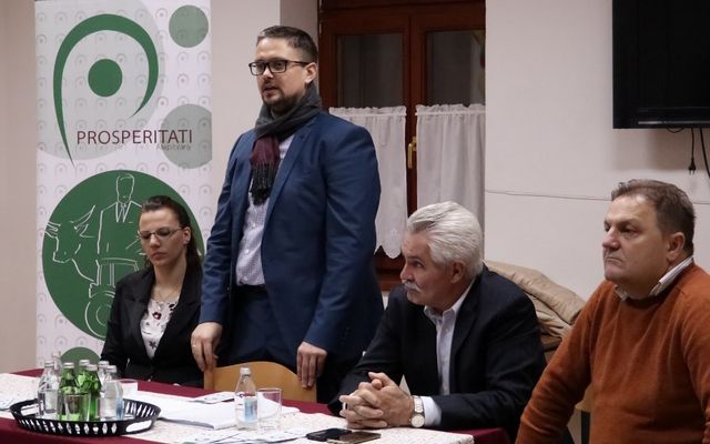 V. pályázati körrel kapcsolatos tájékoztató lakossági fórum Csókán (képek)