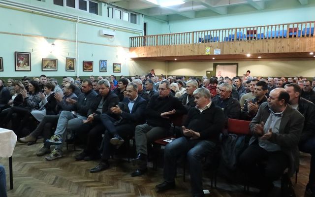 V. pályázati körrel kapcsolatos tájékoztató lakossági fórum Muzslyán (képek)