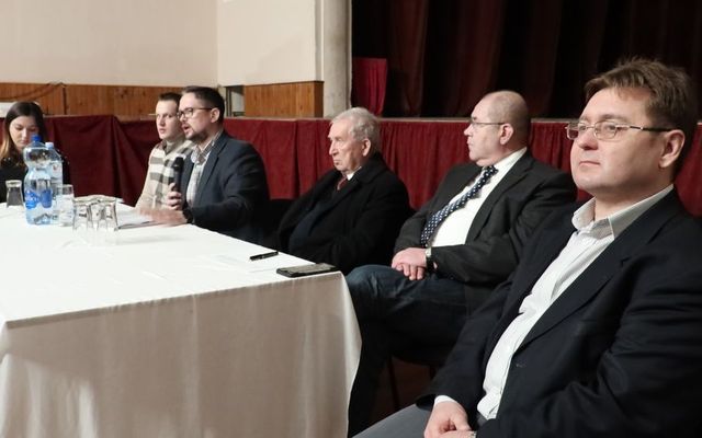 V. pályázati körrel kapcsolatos tájékoztató lakossági fórum Óbecsén (képek)