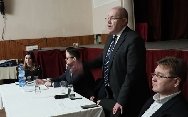V. pályázati körrel kapcsolatos tájékoztató lakossági fórum Óbecsén (képek)