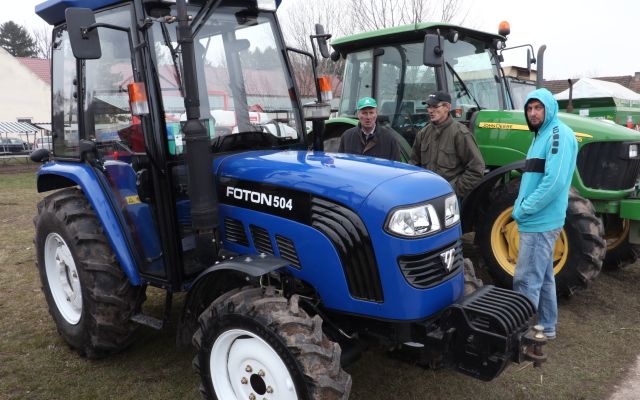 Mezőgazdasági gépkiállítás Zentagunarason (képek)