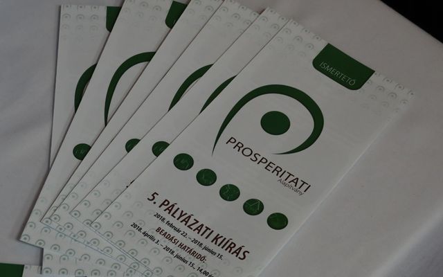 Szerződésaláírás a 4. pályázati körben meghirdetett – Falusi házak vásárlását célzó vissza nem térítendő támogatás kapcsán (képek)