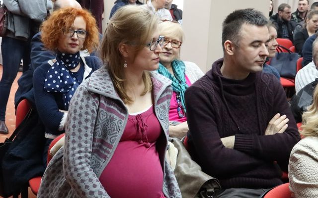 Szerződésaláírás a 4. pályázati körben meghirdetett – Falusi házak vásárlását célzó vissza nem térítendő támogatás kapcsán (képek)