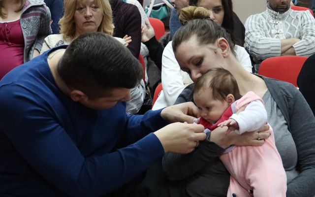 Szerződésaláírás a 4. pályázati körben meghirdetett – Falusi házak vásárlását célzó vissza nem térítendő támogatás kapcsán (képek)