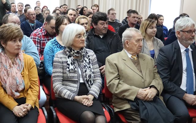 Szerződésaláírás a 4. pályázati körben meghirdetett – Falusi házak vásárlását célzó vissza nem térítendő támogatás kapcsán (képek)