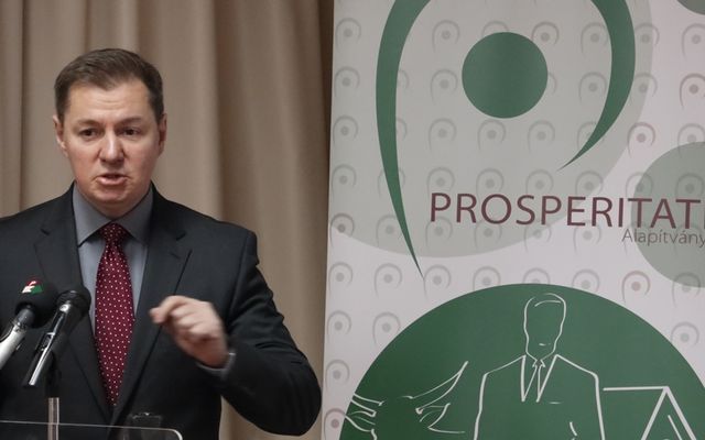 Szerződésaláírás a 4. pályázati körben meghirdetett – Falusi házak vásárlását célzó vissza nem térítendő támogatás kapcsán (képek)
