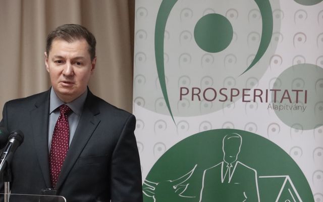 Szerződésaláírás a 4. pályázati körben meghirdetett – Falusi házak vásárlását célzó vissza nem térítendő támogatás kapcsán (képek)