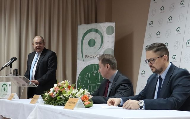 Szerződésaláírás a 4. pályázati körben meghirdetett – Falusi házak vásárlását célzó vissza nem térítendő támogatás kapcsán (képek)
