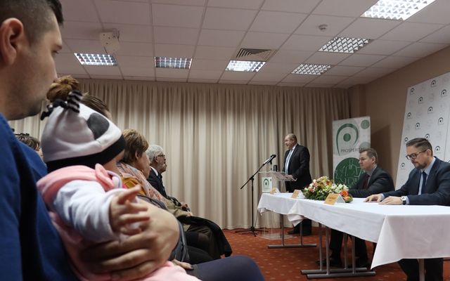Szerződésaláírás a 4. pályázati körben meghirdetett – Falusi házak vásárlását célzó vissza nem térítendő támogatás kapcsán (képek)