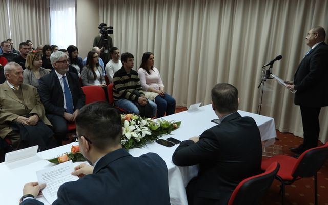 Szerződésaláírás a 4. pályázati körben meghirdetett – Falusi házak vásárlását célzó vissza nem térítendő támogatás kapcsán (képek)