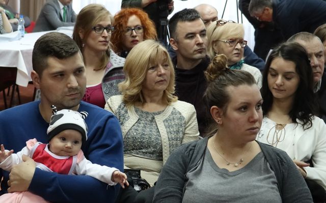 Szerződésaláírás a 4. pályázati körben meghirdetett – Falusi házak vásárlását célzó vissza nem térítendő támogatás kapcsán (képek)