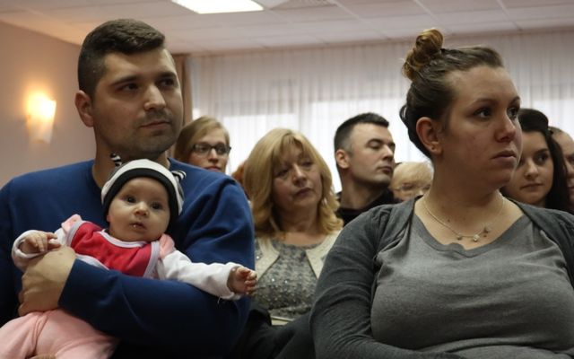 Szerződésaláírás a 4. pályázati körben meghirdetett – Falusi házak vásárlását célzó vissza nem térítendő támogatás kapcsán (képek)