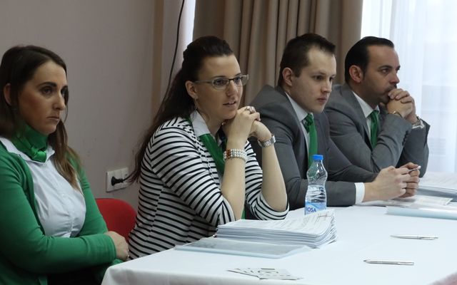 Szerződésaláírás a 4. pályázati körben meghirdetett – Falusi házak vásárlását célzó vissza nem térítendő támogatás kapcsán (képek)