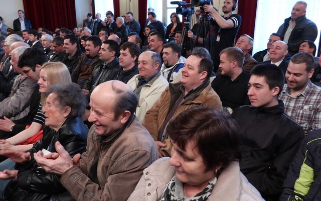 Szerződésaláírás a 4. pályázati körben meghirdetett – közepes léptékű gazdasági és mezőgazdasági fejlesztések és a földvásárlási pályázat nyertes pályázóival (képek)