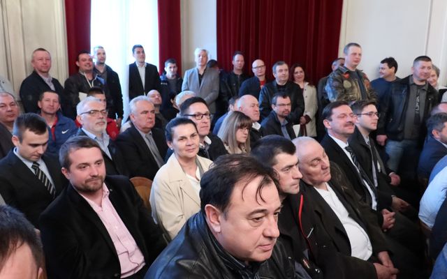 Szerződésaláírás a 4. pályázati körben meghirdetett – közepes léptékű gazdasági és mezőgazdasági fejlesztések és a földvásárlási pályázat nyertes pályázóival (képek)