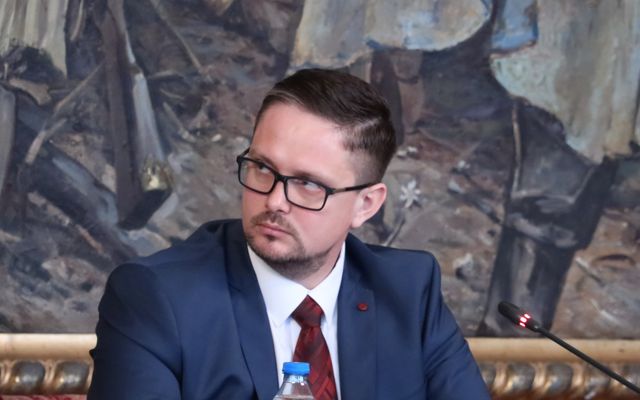 Szerződésaláírás a 4. pályázati körben meghirdetett – közepes léptékű gazdasági és mezőgazdasági fejlesztések és a földvásárlási pályázat nyertes pályázóival (képek)