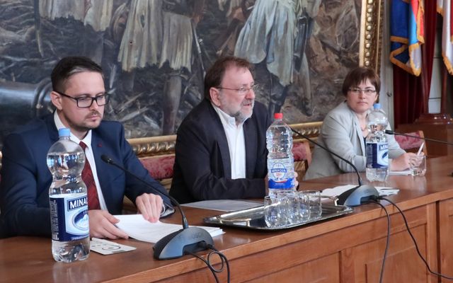 V. pályázati körrel kapcsolatos tájékoztató lakossági fórum Zomborban (képek)