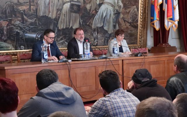 V. pályázati körrel kapcsolatos tájékoztató lakossági fórum Zomborban (képek)