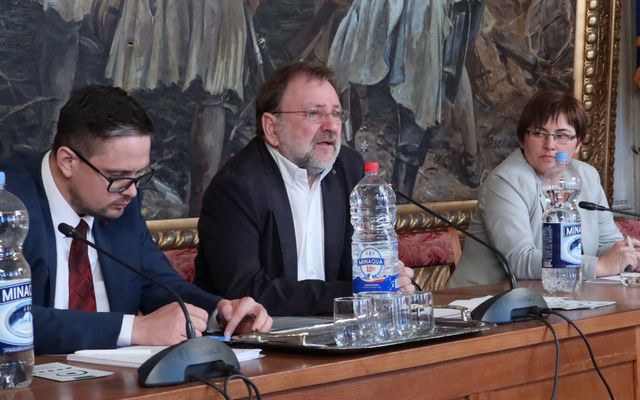 V. pályázati körrel kapcsolatos tájékoztató lakossági fórum Zomborban (képek)