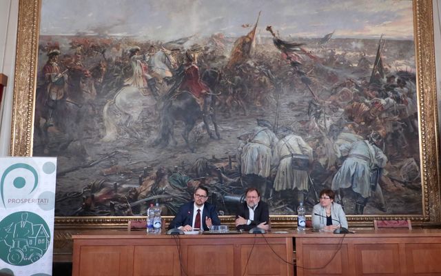 V. pályázati körrel kapcsolatos tájékoztató lakossági fórum Zomborban (képek)