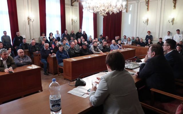 V. pályázati körrel kapcsolatos tájékoztató lakossági fórum Zomborban (képek)