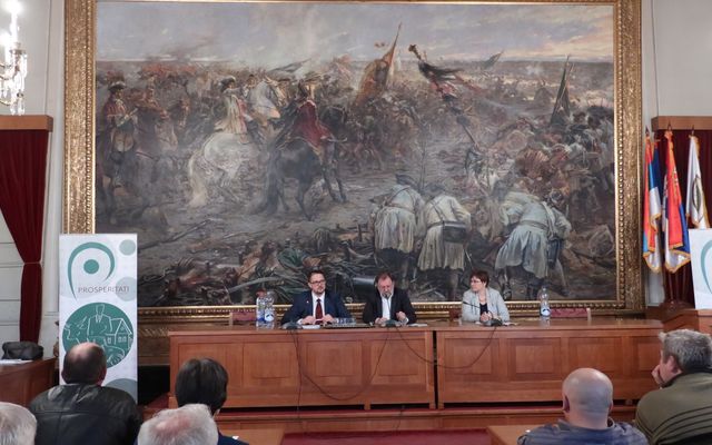 V. pályázati körrel kapcsolatos tájékoztató lakossági fórum Zomborban (képek)