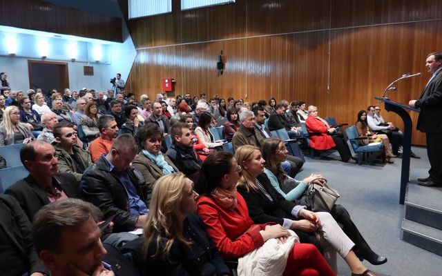 V. pályázati körrel kapcsolatos tájékoztató lakossági fórum Szabadkán (képek)