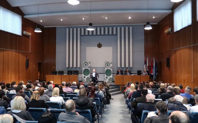 V. pályázati körrel kapcsolatos tájékoztató lakossági fórum Szabadkán (képek)