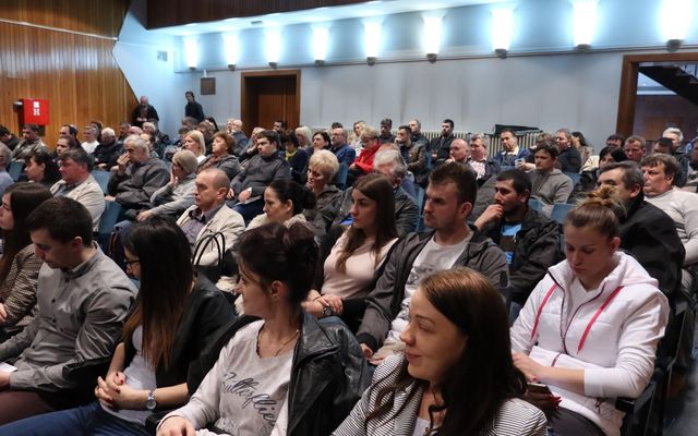 V. pályázati körrel kapcsolatos tájékoztató lakossági fórum Szabadkán (képek)