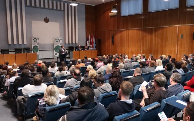 V. pályázati körrel kapcsolatos tájékoztató lakossági fórum Szabadkán (képek)